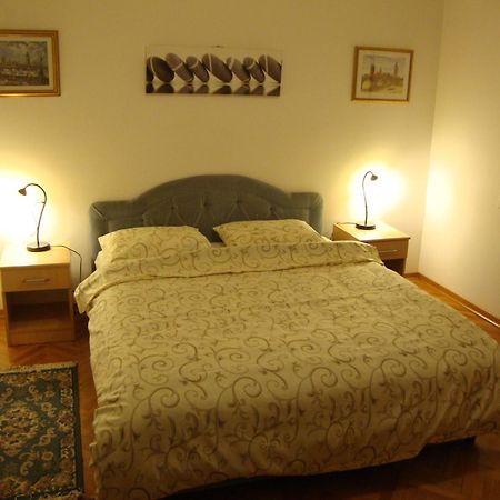 Centre Point Apartment Подгорица Номер фото