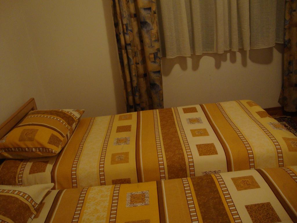 Centre Point Apartment Подгорица Номер фото
