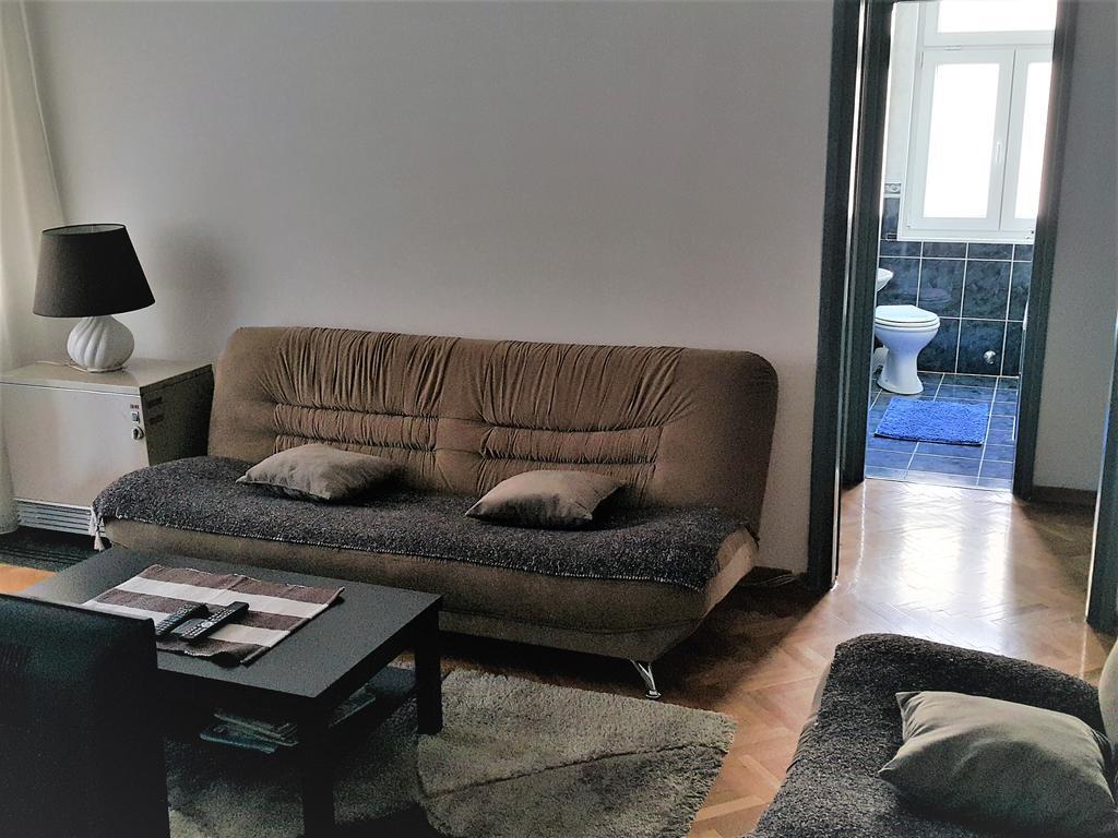 Centre Point Apartment Подгорица Экстерьер фото
